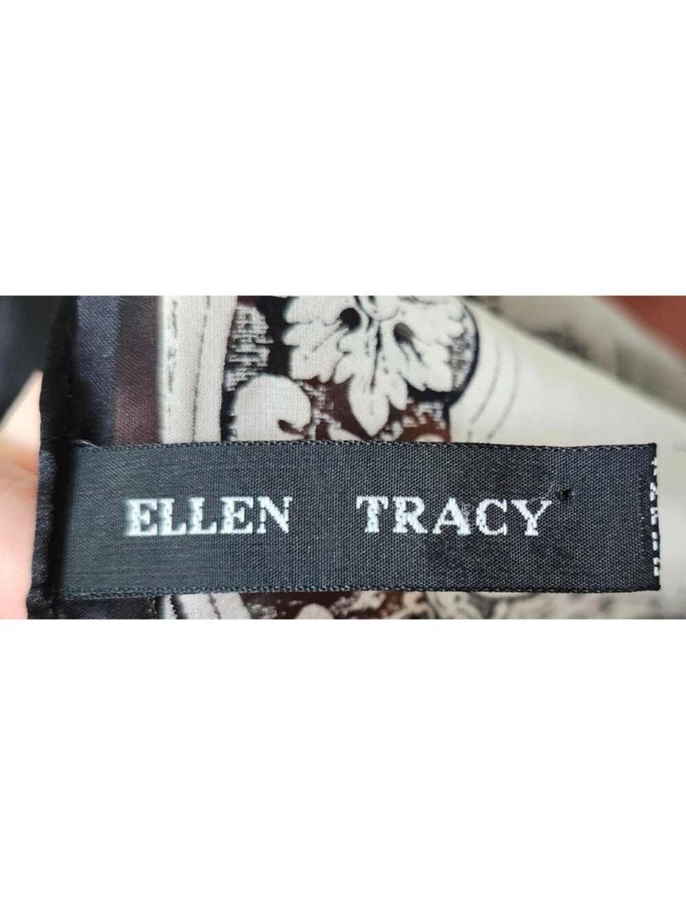 Ellen Tracy 100% Silk Scarf Black White Paris Architecture 58x15 in - Picture 6 of 9